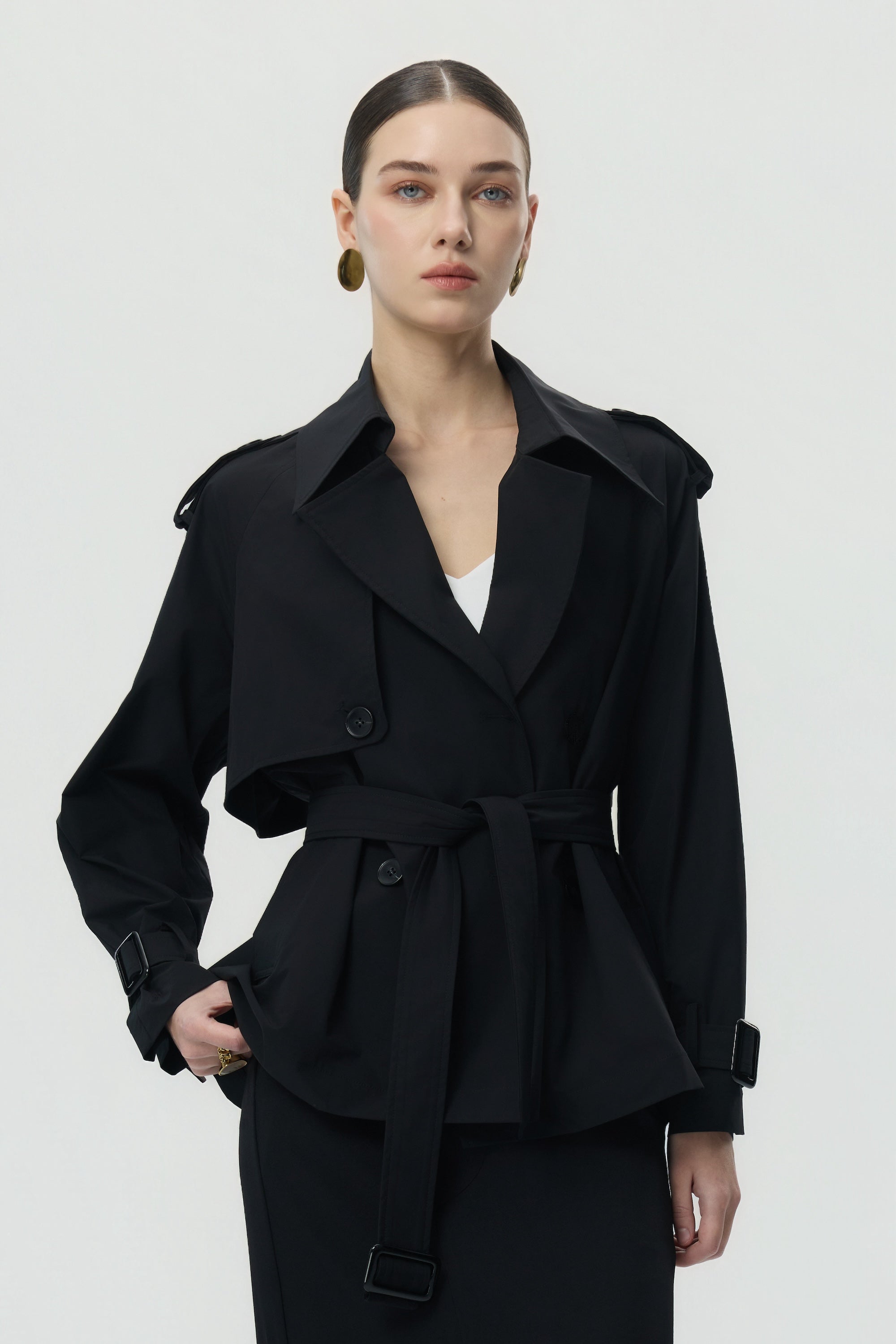 Lightweight Outerwear Crafted for Sophisticated Spring Style