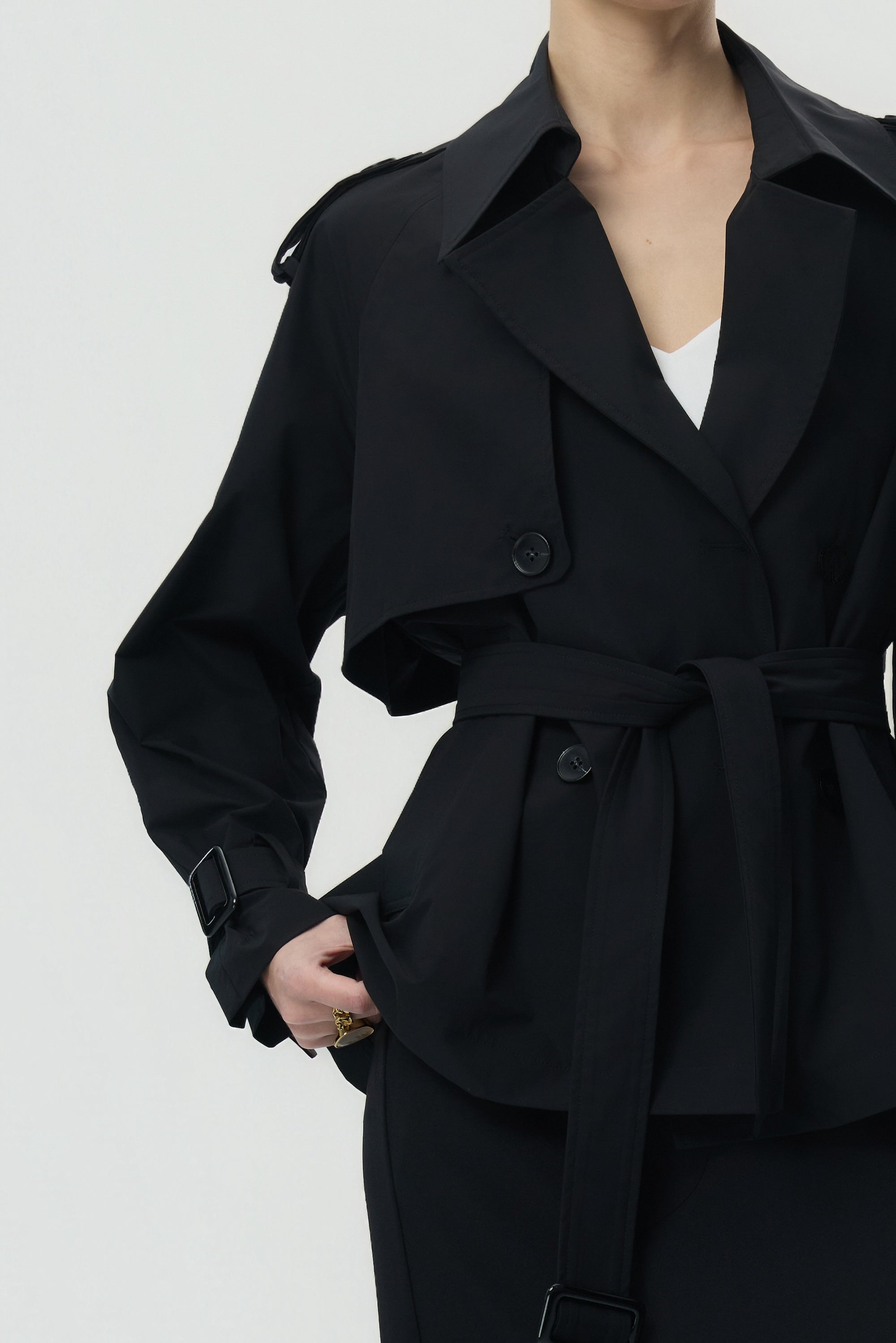 Lightweight Outerwear Crafted for Sophisticated Spring Style