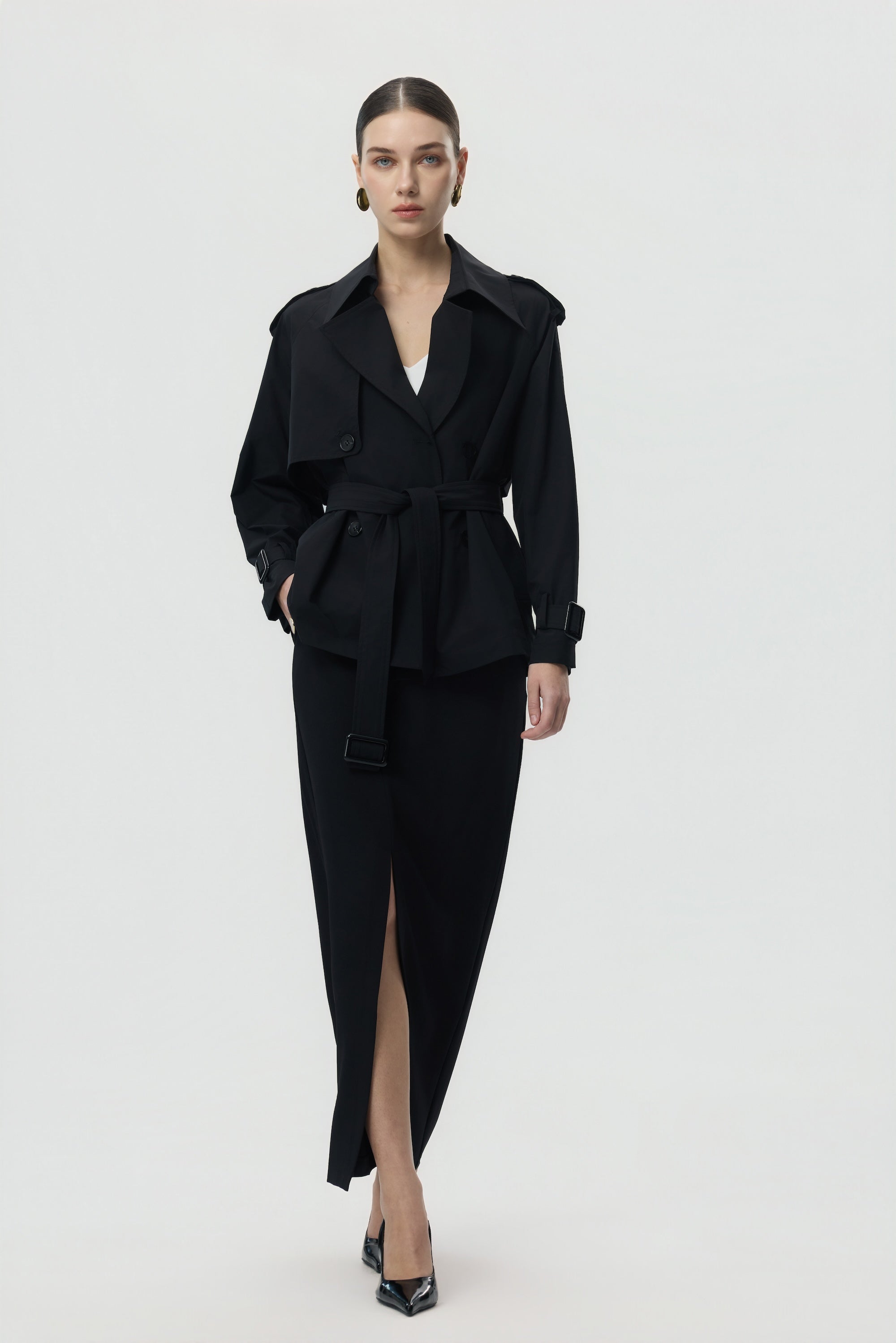 Lightweight Outerwear Crafted for Sophisticated Spring Style