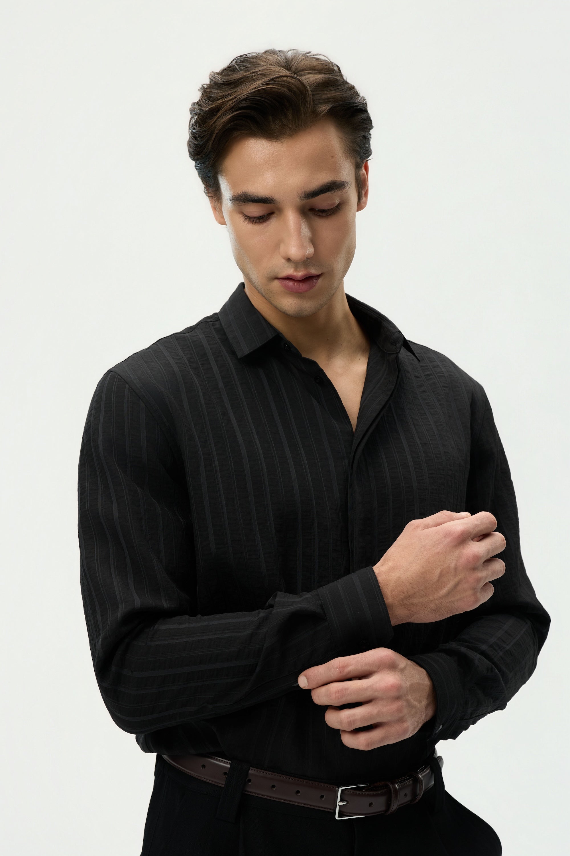 Streamlined Top Featuring Subtle Vertical Patterns – ECHO ELITE